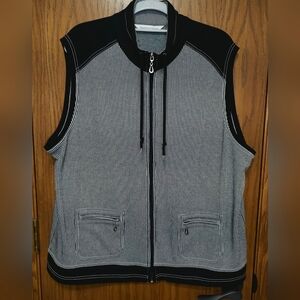 Women's Draper's & Damon's Black & White Zip Up Vest, XL
